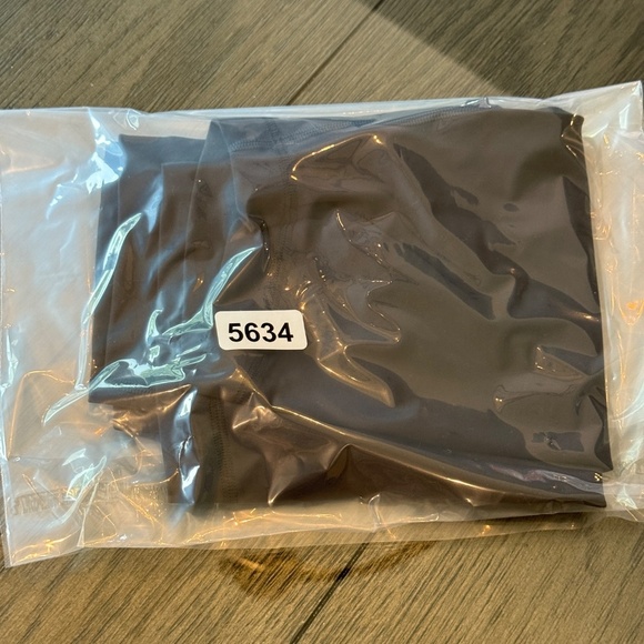 Lululemon Wunder Train High-Rise Short 6" Black 45634 - Picture 10 of 10